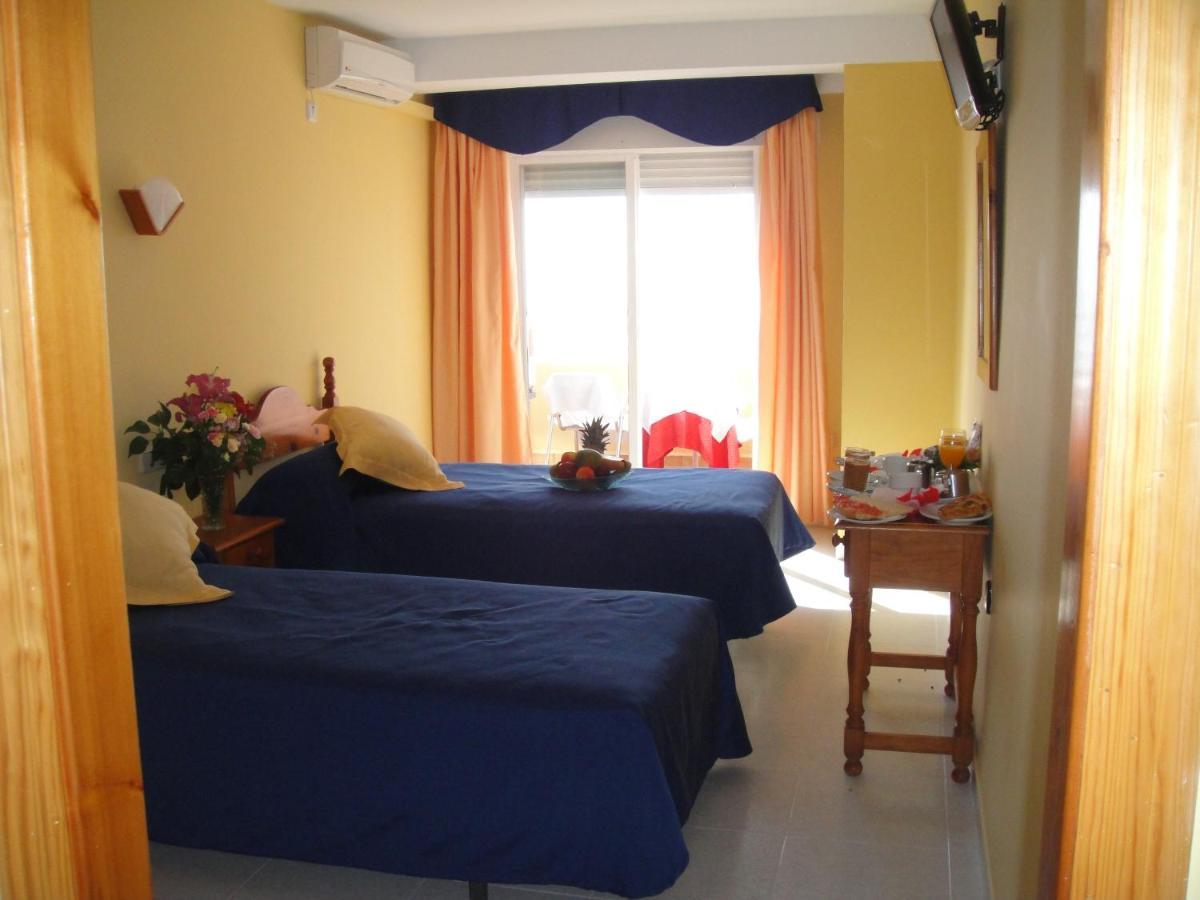 Hostal Costa Sol Castell de Ferro Exterior photo